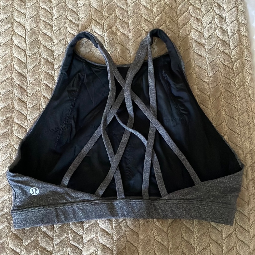 Lululemon high neck sports bra. Padding not included